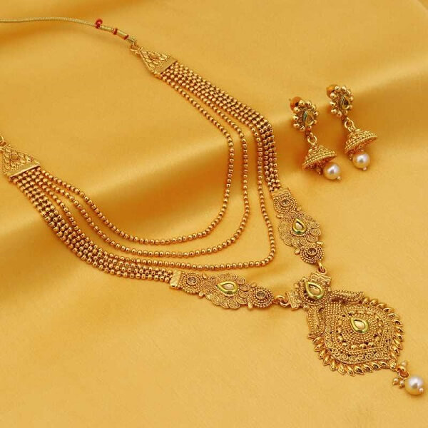Traditional necklace set